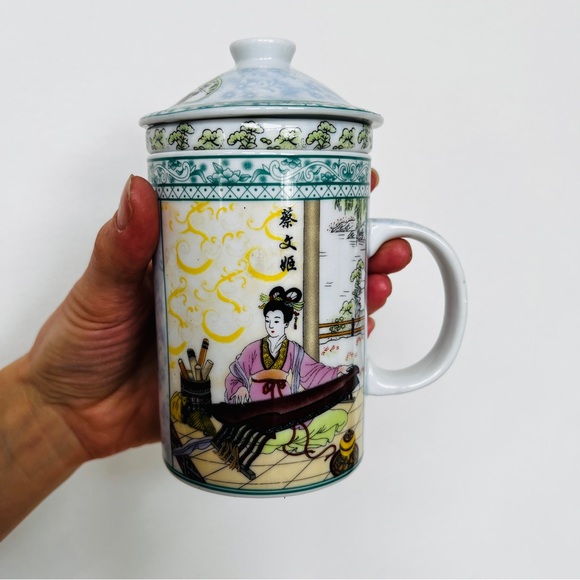 Elegant Asian-Inspired Ceramic Mug - Picture 2 of 7